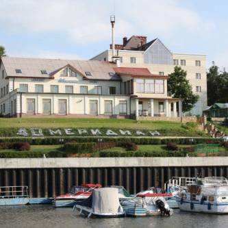 40-й Меридиан Yacht Club 40-й Меридиан Yacht Club