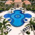 Отель The Regent Grand on Grace Bay Beach Отель The Regent Grand on Grace Bay Beach
